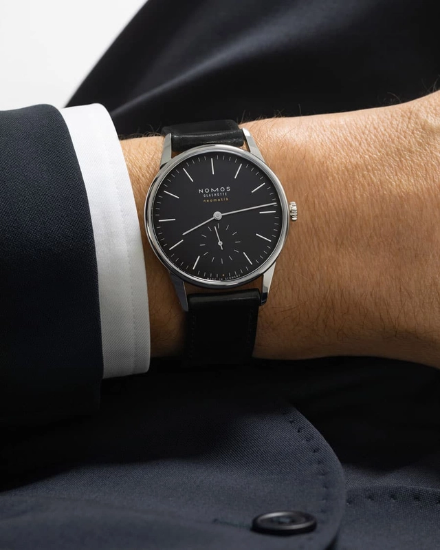 Nomos-Glashuette_Orion_neomatik_39_new_black.jpg